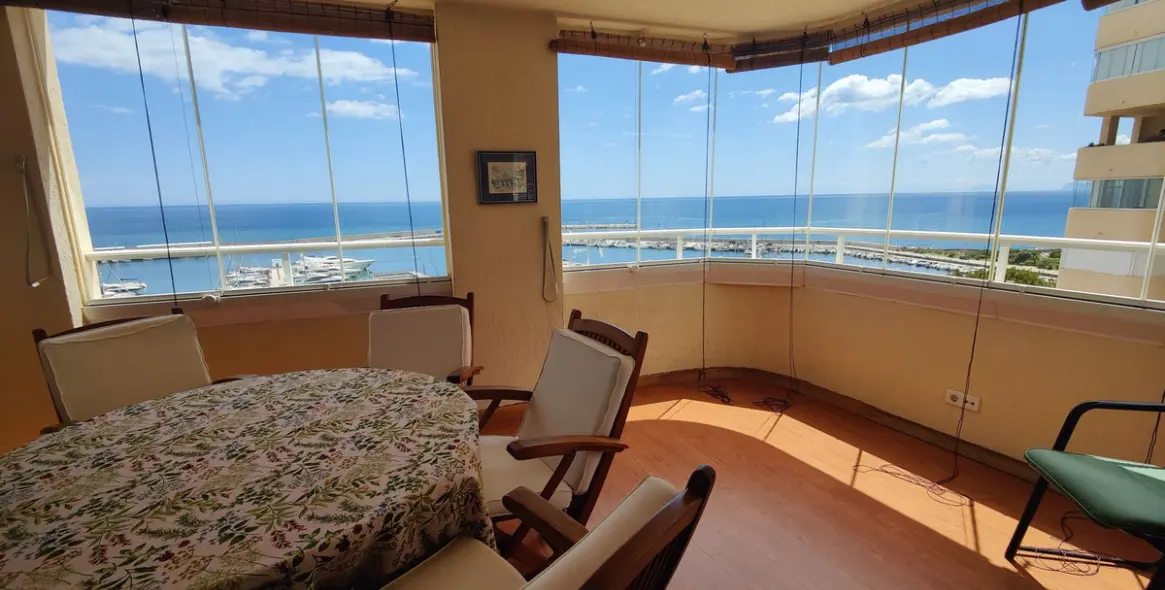 Sale of middle floor apartment in Estepona (district Estepona) 3