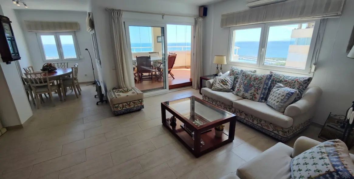 Sale of middle floor apartment in Estepona (district Estepona) 4