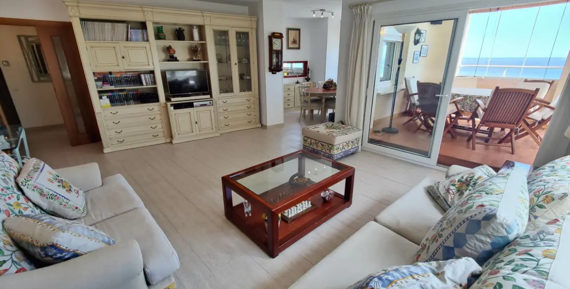 Sale of middle floor apartment in Estepona (district Estepona) 5