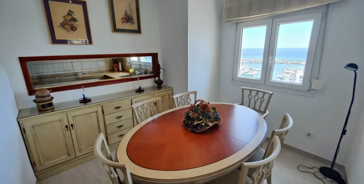 Sale of middle floor apartment in Estepona (district Estepona) 9