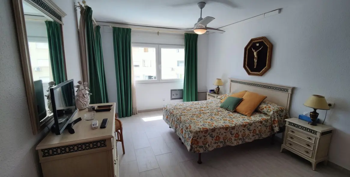 Sale of middle floor apartment in Estepona 18