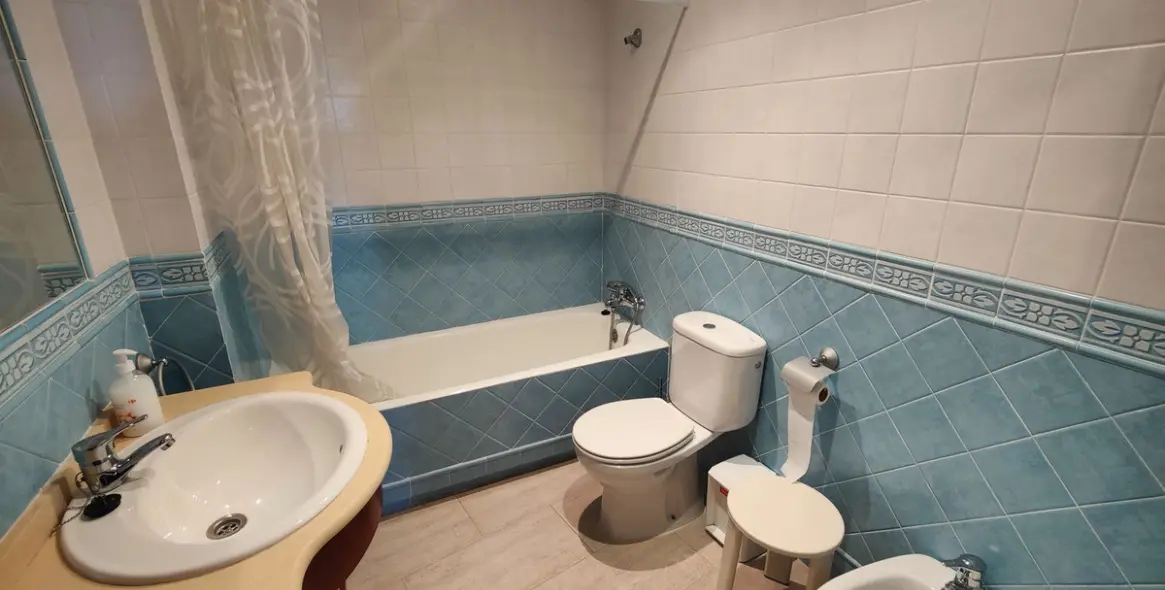 Sale of middle floor apartment in Estepona 20