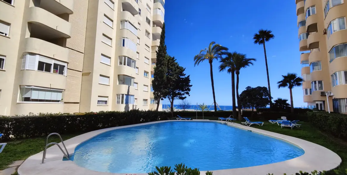 Продажа апартаментов на среднем этаже в Estepona 24