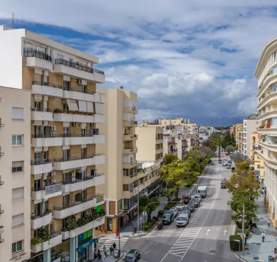 Sale of middle floor apartment in Marbella