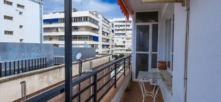 Sale of middle floor apartment in Marbella 2