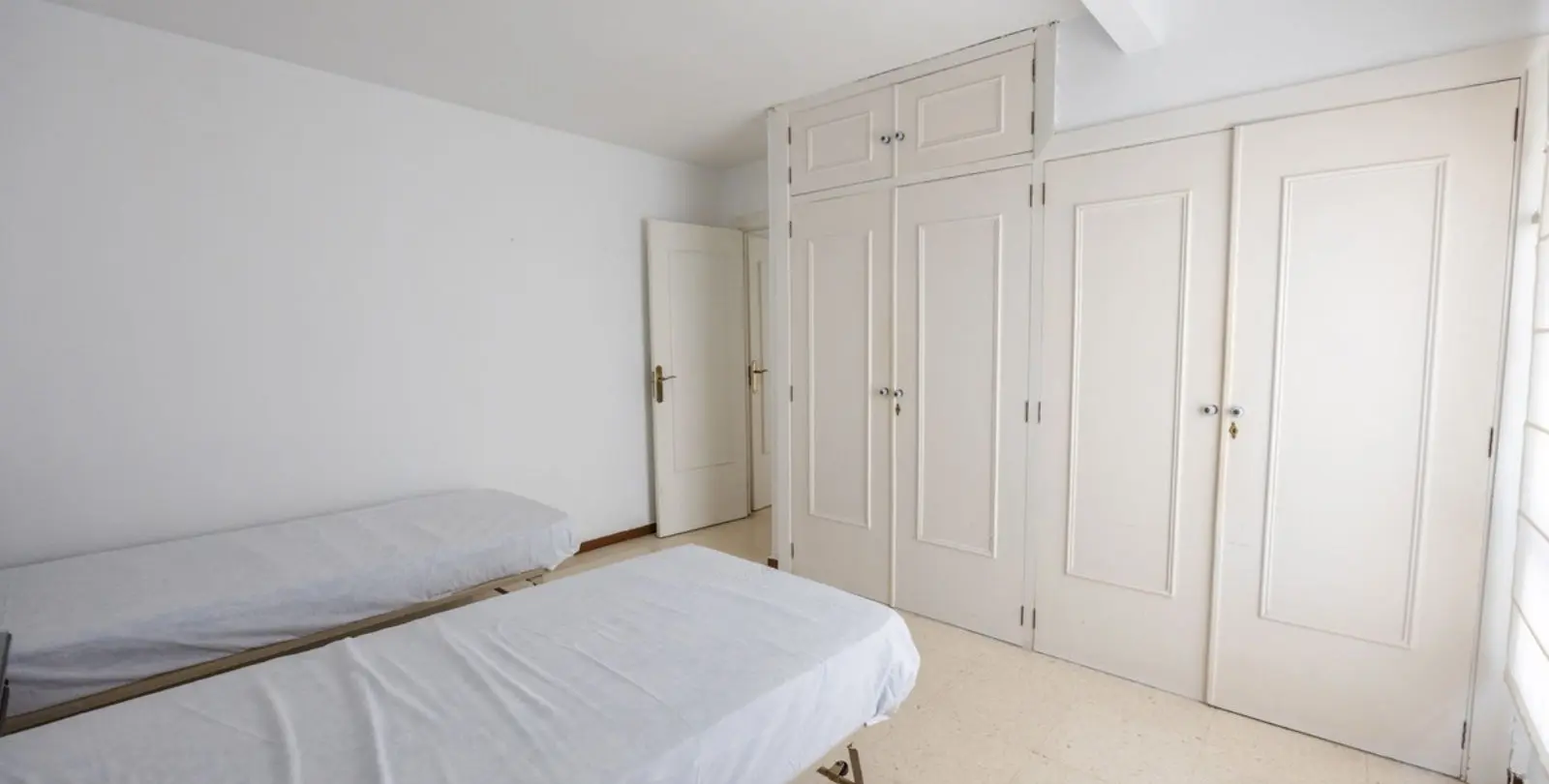 Venta de apartamento en planta media en Marbella 14