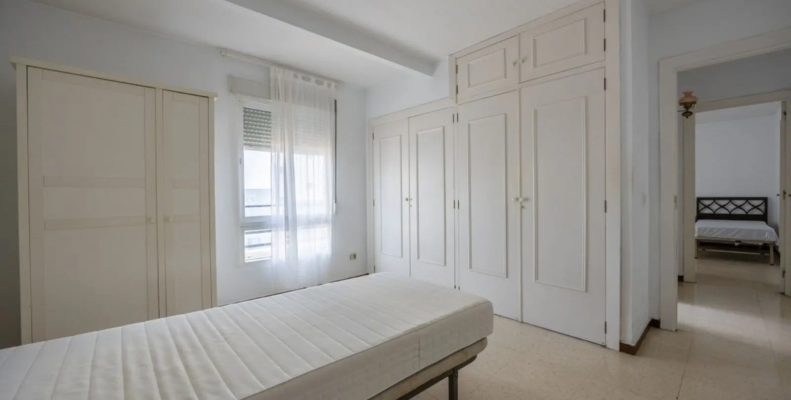 Venta de apartamento en planta media en Marbella 17