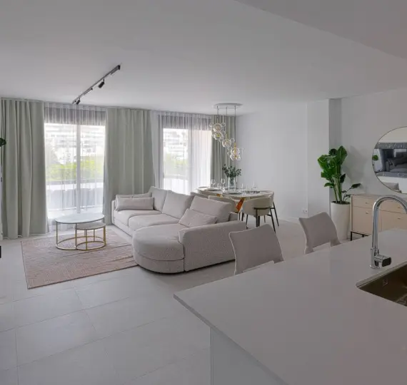 Middle floor apartment R5043841