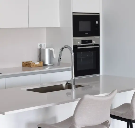 Middle floor apartment R5043841