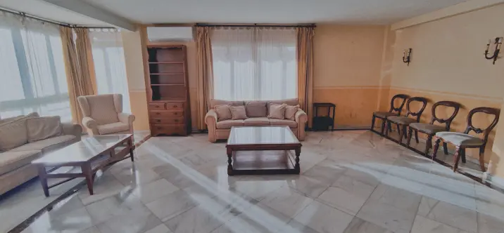 Продажа апартаментов на среднем этаже в Marbella 1