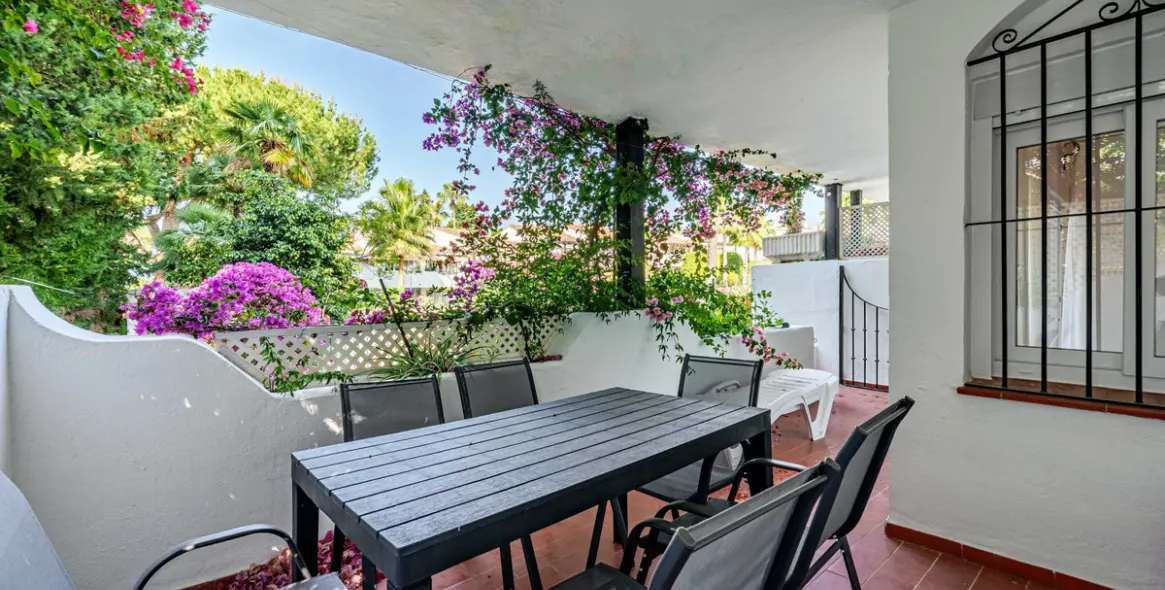 Sale of ground floor apartment in Sierra Blanca 2