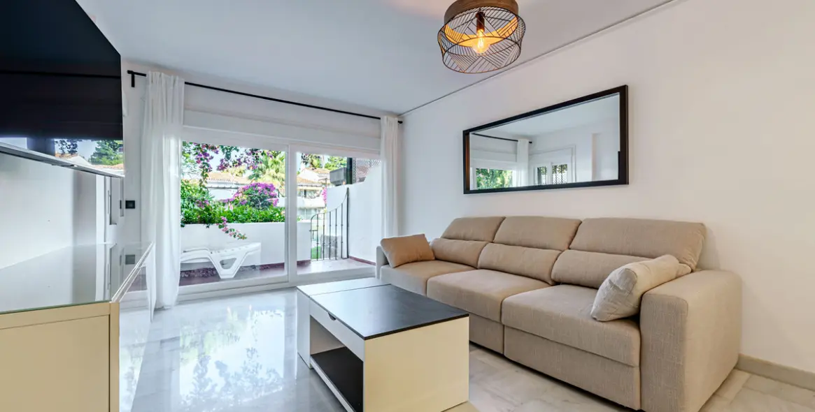 Sale of ground floor apartment in Sierra Blanca 4