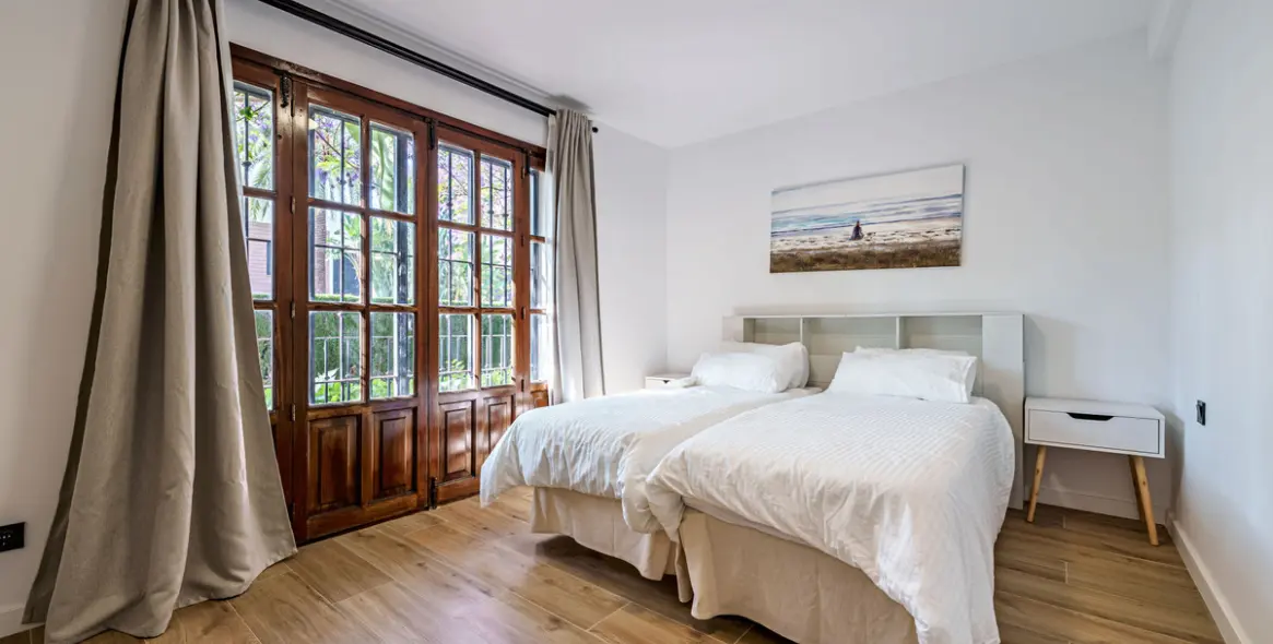 Sale of ground floor apartment in Sierra Blanca 8