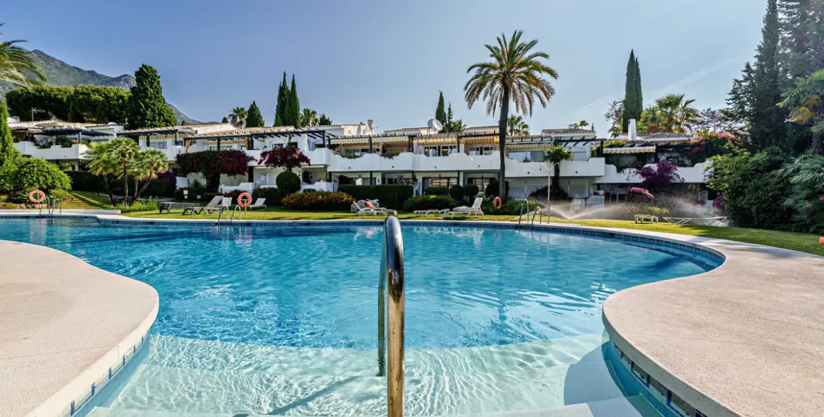 Sale of ground floor apartment in Sierra Blanca 17