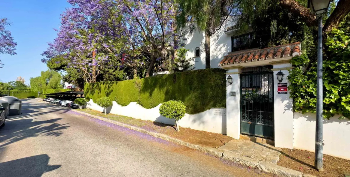 Продажа апартаментов на первом этаже в Sierra Blanca 23