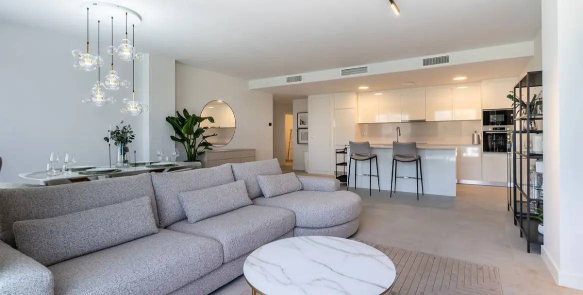 Sale of middle floor apartment in Estepona (district Estepona) 2