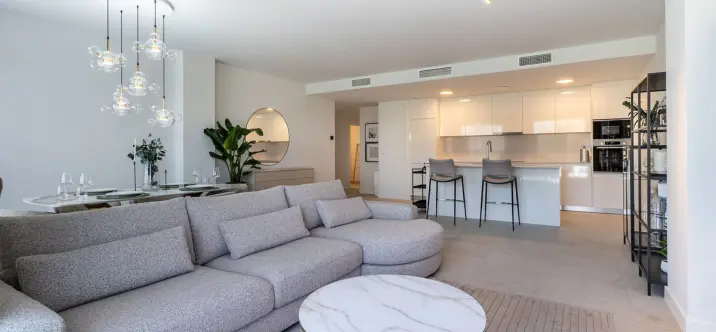 Middle floor apartment R5074156 1