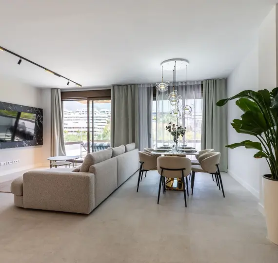 Middle floor apartment R5074156