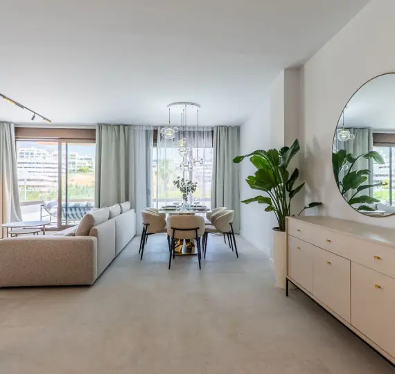 Middle floor apartment R5074156