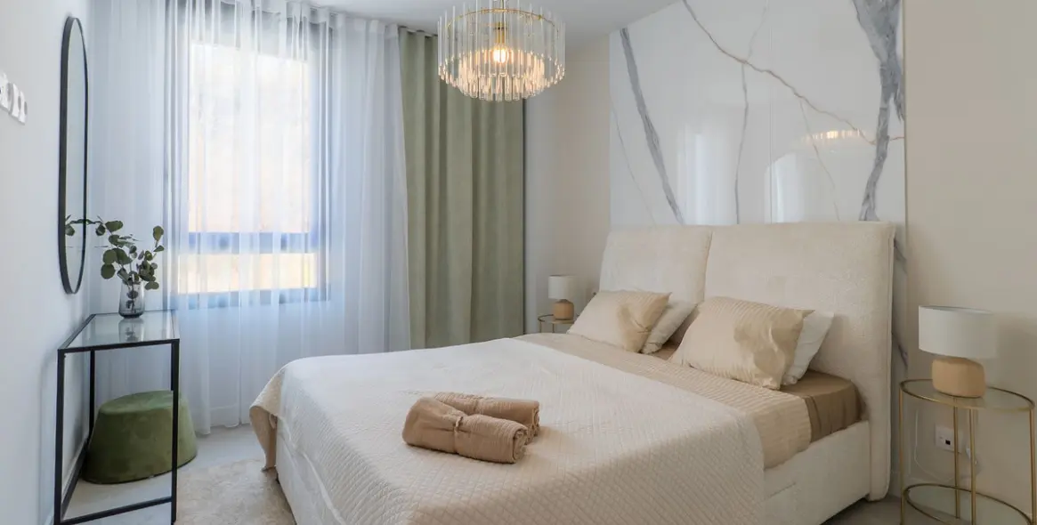 Sale of middle floor apartment in Estepona 11