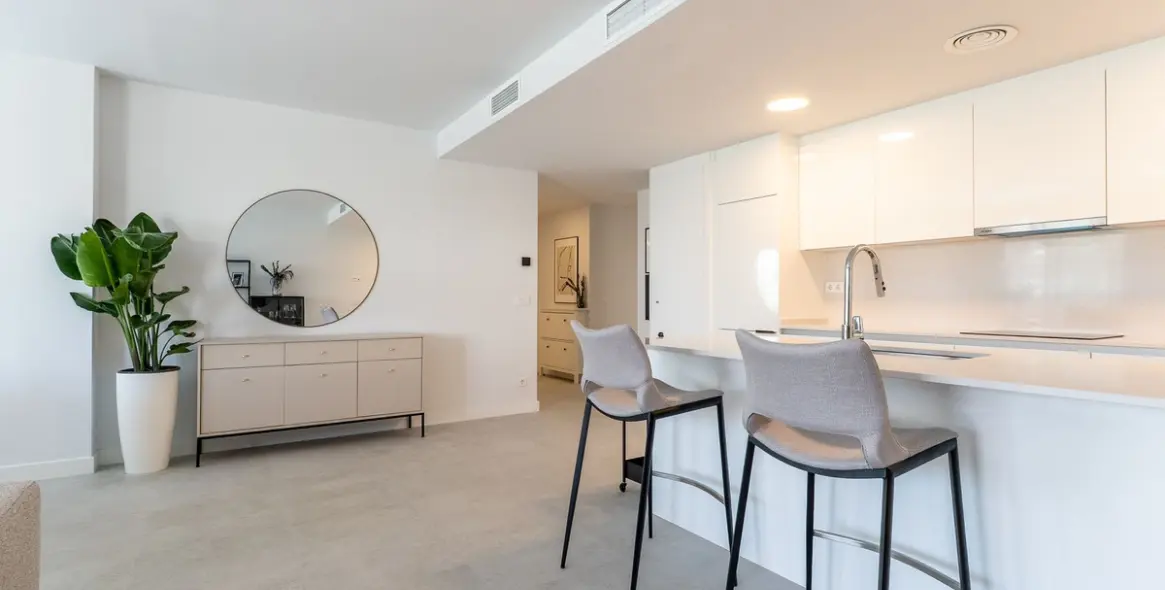 Sale of middle floor apartment in Estepona 15