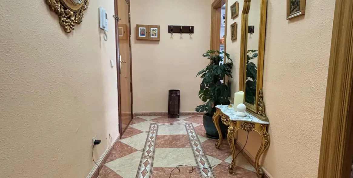 Продажа апартаментов на среднем этаже в Málaga 6