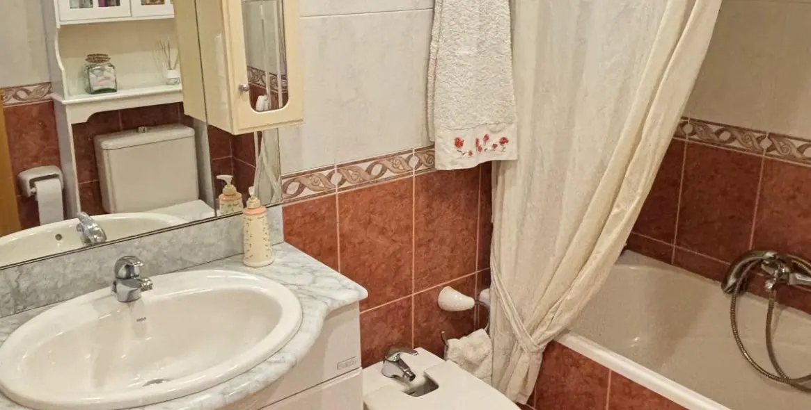 Продажа апартаментов на среднем этаже в Málaga 9