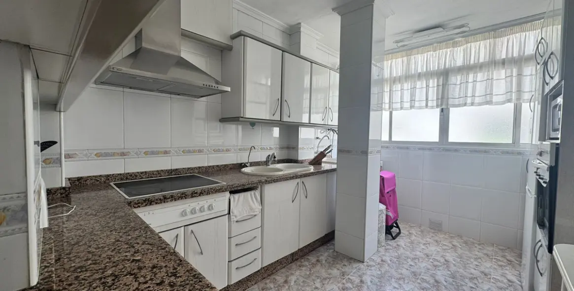 Продажа апартаментов на среднем этаже в Málaga 16