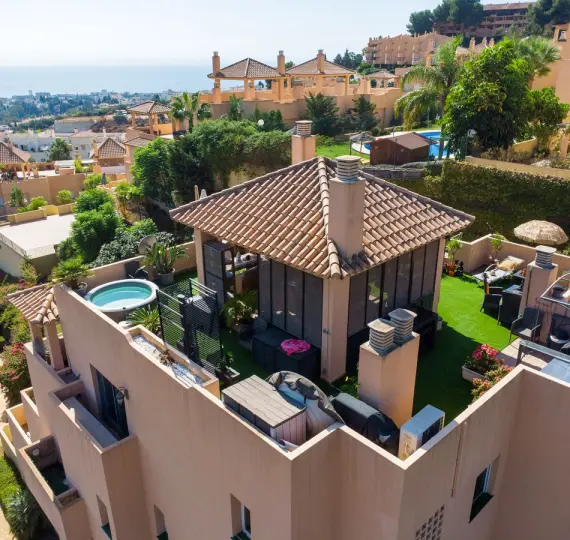 Venta de ático en Calahonda