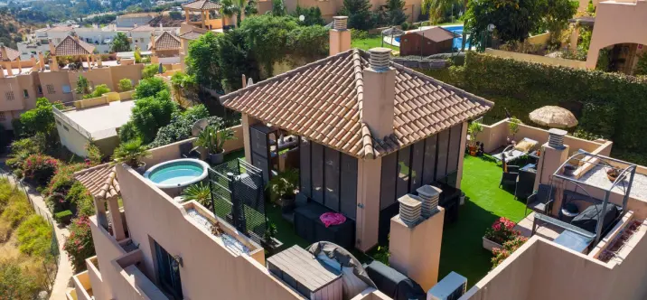 Venta de ático en Calahonda 0