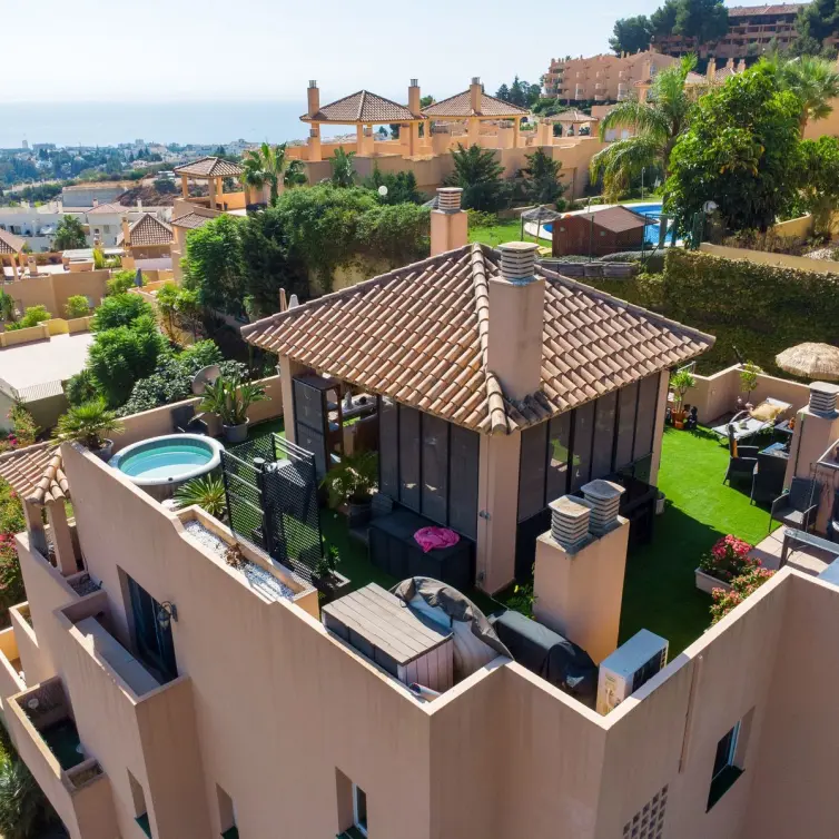 Sale of penthouse in Calahonda