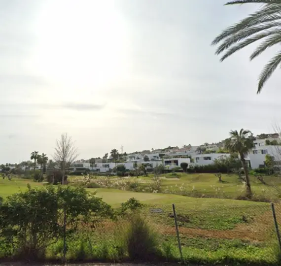 Sale of residential plot in El Paraiso