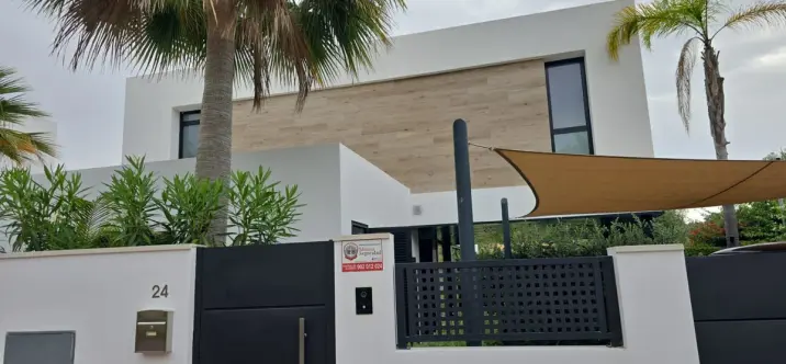 Sale of residential plot in El Paraiso 4