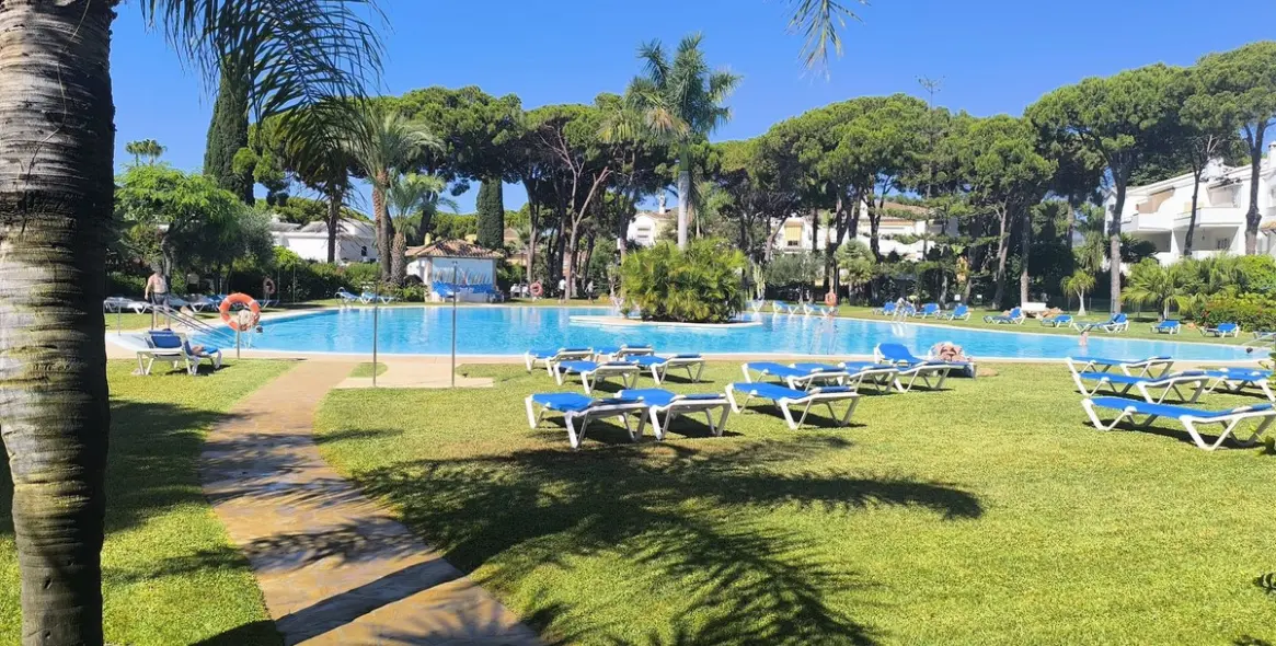 Long-term rent of middle floor apartment in El Presidente 2