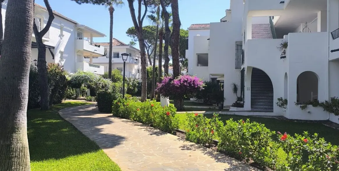 Long-term rent of middle floor apartment in El Presidente 7