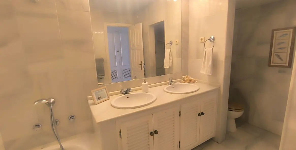 Long-term rent of middle floor apartment in El Presidente 9