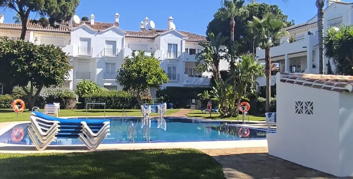 Long-term rent of middle floor apartment in El Presidente 11