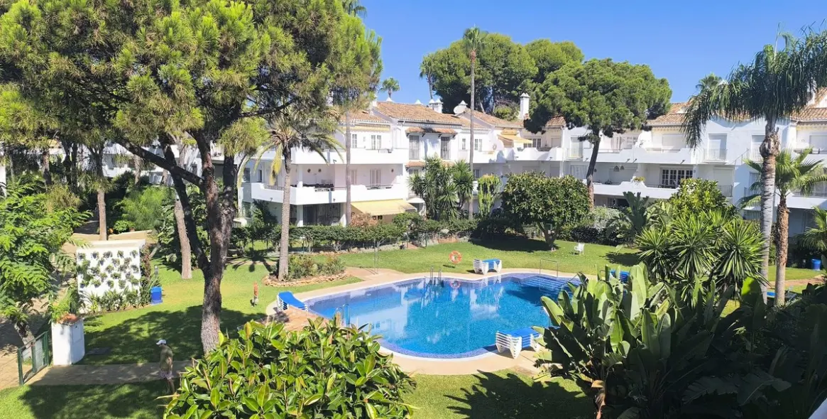 Long-term rent of middle floor apartment in El Presidente 13