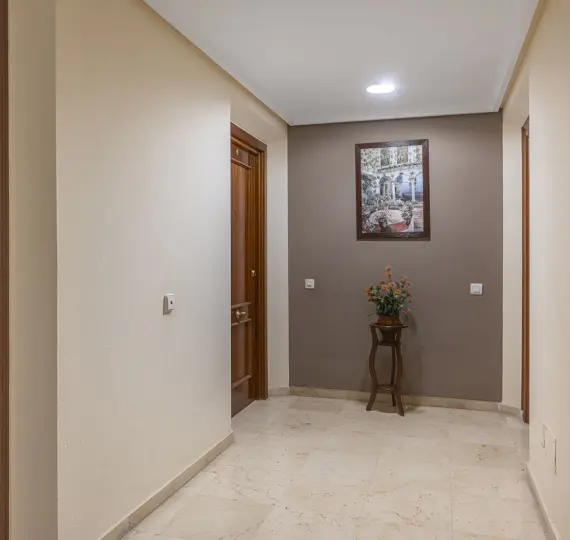 Sale of middle floor apartment in Estepona