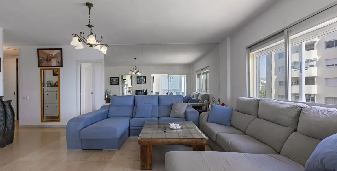 Продажа апартаментов на среднем этаже в Estepona 7