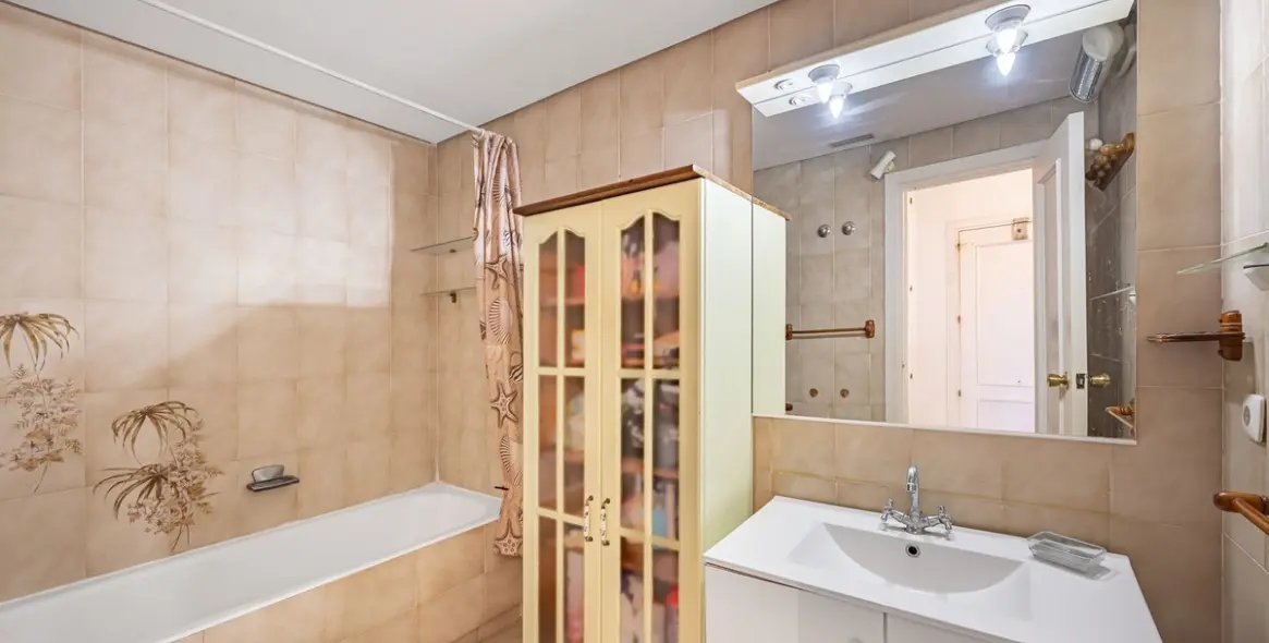 Продажа апартаментов на среднем этаже в Estepona 16