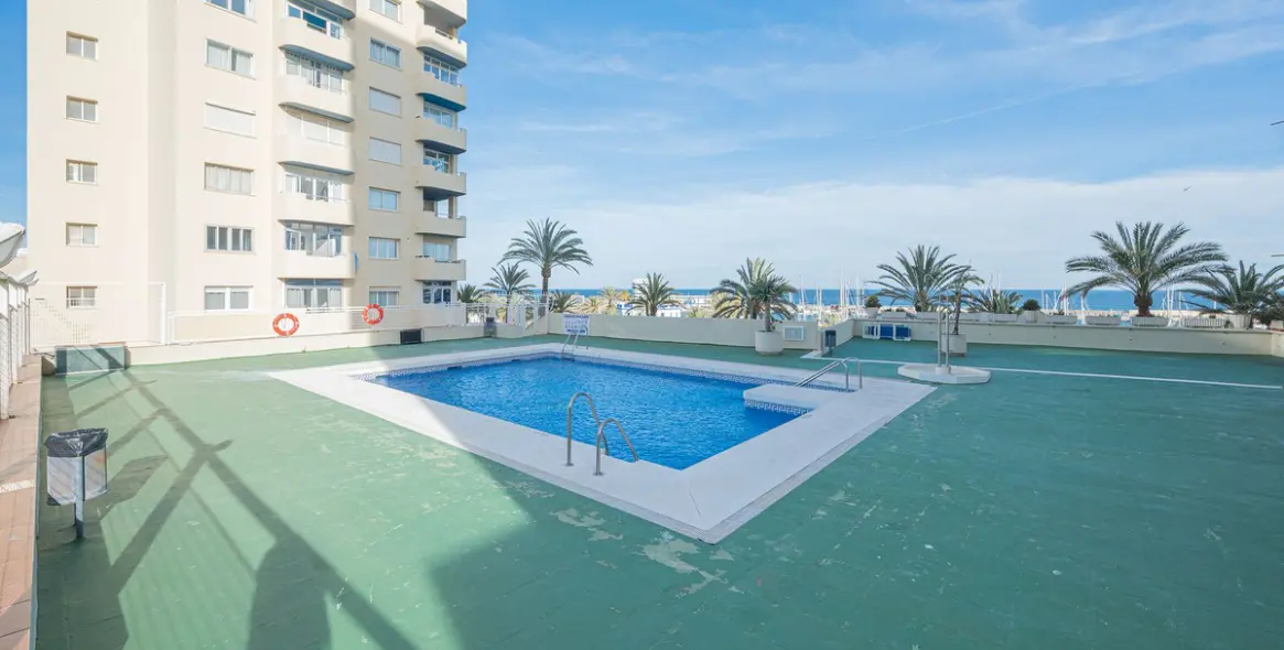 Продажа апартаментов на среднем этаже в Estepona 20