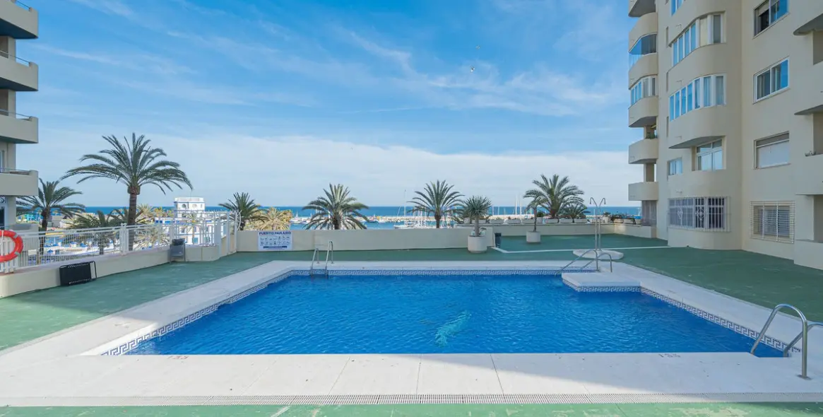 Продажа апартаментов на среднем этаже в Estepona 21