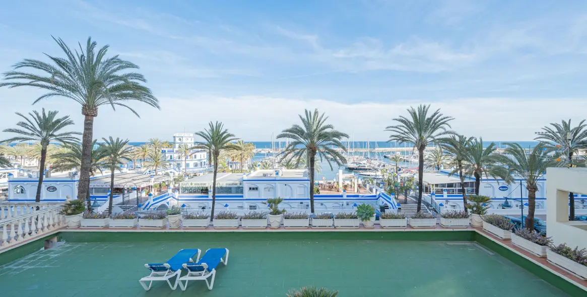 Продажа апартаментов на среднем этаже в Estepona 22