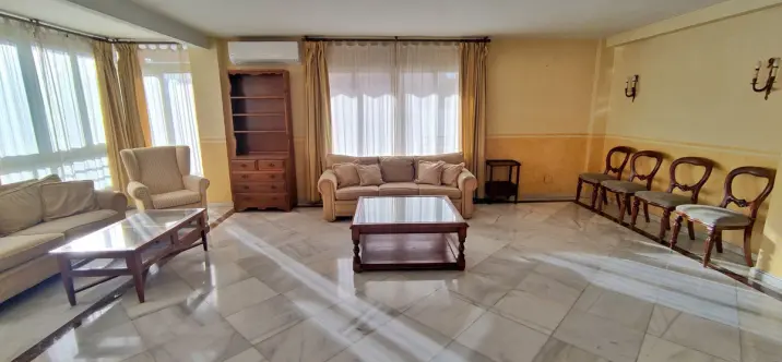 Sale of middle floor apartment in Marbella 0