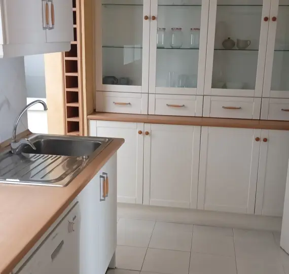 Sale of middle floor apartment in Marbella