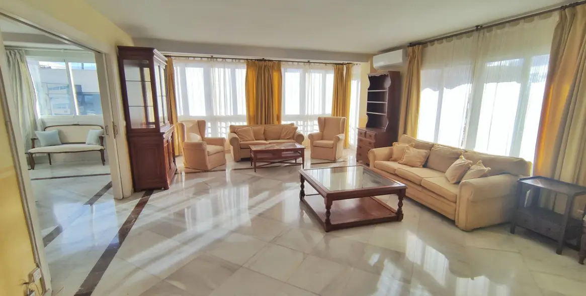 Sale of middle floor apartment in Marbella 4