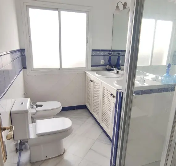 Sale of middle floor apartment in Marbella