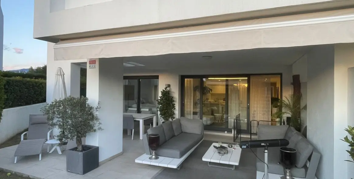 Продажа апартаментов на первом этаже в Atalaya 2