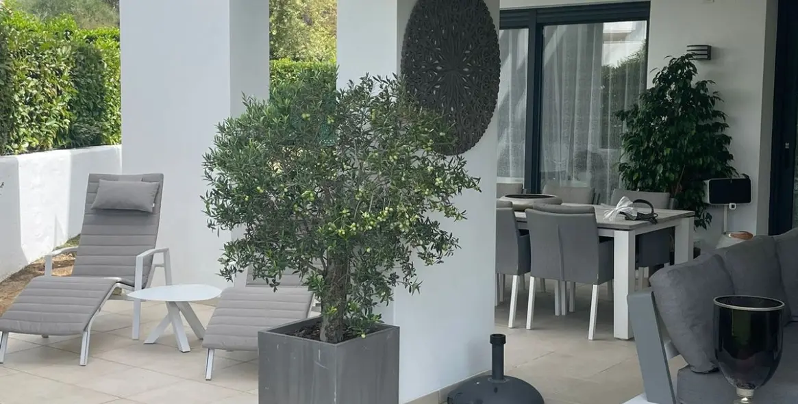 Продажа апартаментов на первом этаже в Atalaya 4